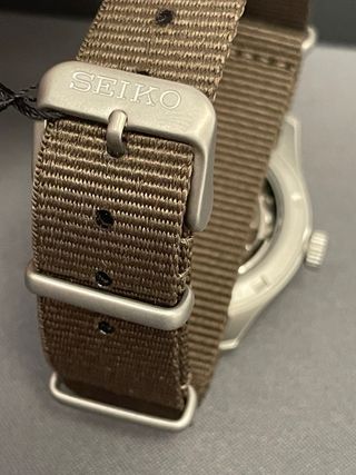 Reloj SEIKO 5 Sport Field Series 36,4mm SRPJ85K1