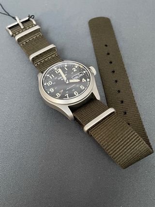 Reloj SEIKO 5 Sport Field Series 36,4mm SRPJ85K1