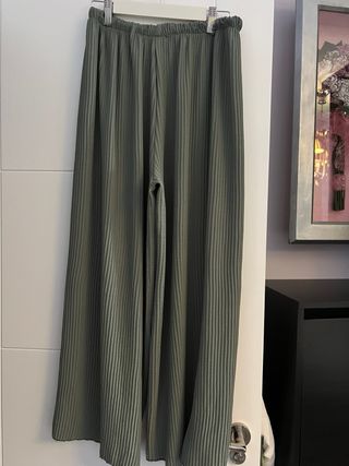 Pantalón ancho plisado verde