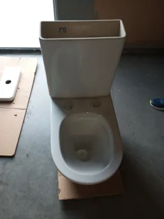 Taza de WC de porcelana blanca