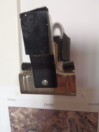 Pinza para cartas de navegación de avión