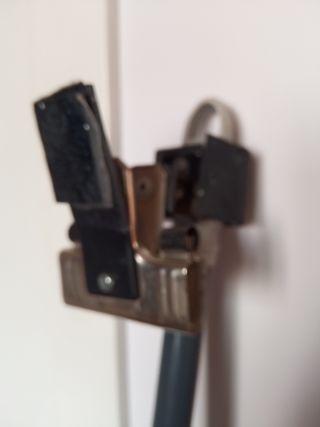 Pinza para cartas de navegación de avión