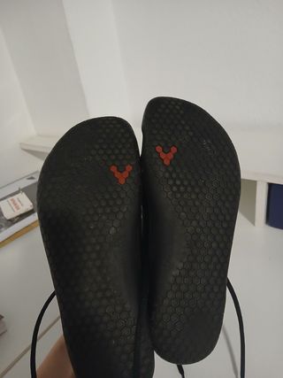 Zapatos negros vivobarefoot nuevos