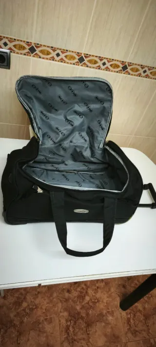Maleta Bolso Negro con Ruedas CDB para viajar 
