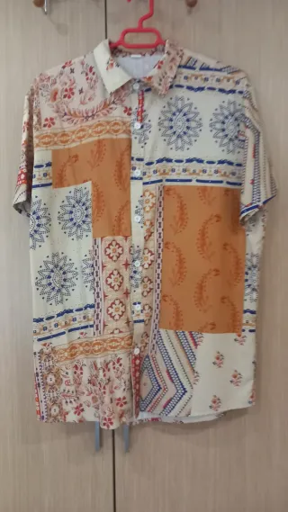 Camiseta hombre patchwork beige y naranja