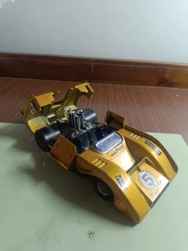 Modellino McLaren M8F Can-Am