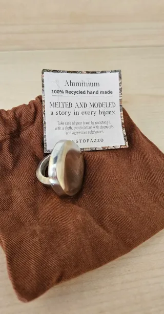 Anello in alluminio fatto a mano