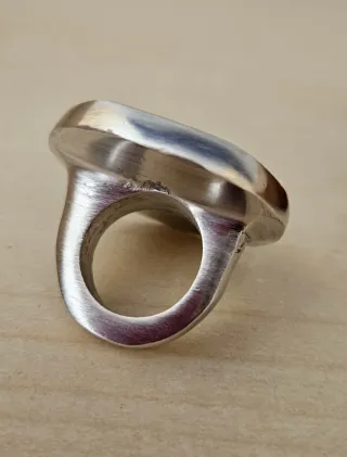 Anello in alluminio fatto a mano