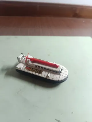 Modellino Hovercraft SRN6