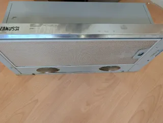 Cocina gas 4 fuegos+horno+campana. Marca Zanussi 