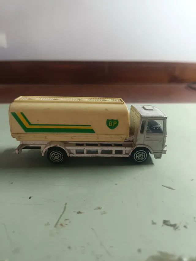 Modellino Corgi Autocisterna