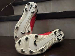 Botas de fútbol Nike Phantom niño/a
N 38.5