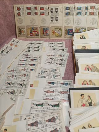 Caja sobres escudos y trajes España