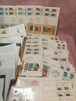 Caja sobres escudos y trajes España