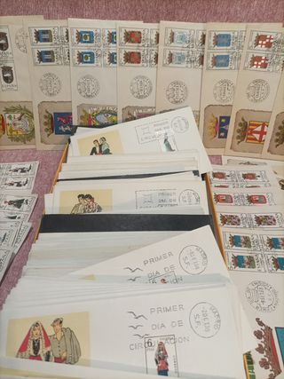 Caja sobres escudos y trajes España