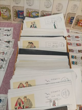 Caja sobres escudos y trajes España