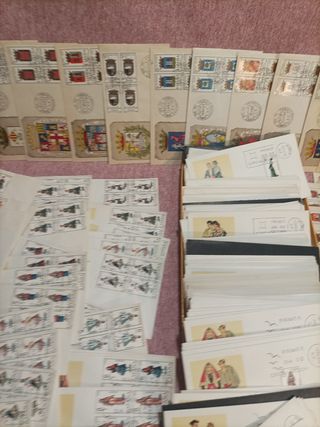 Caja sobres escudos y trajes España