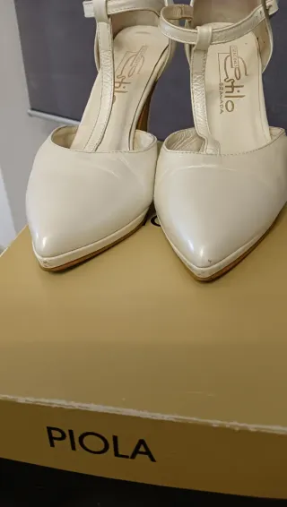 Zapatos de novia piel PIOLA Talla 36
Blanco