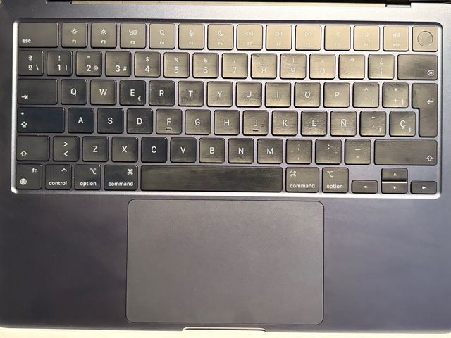 MacBook Air M2 2022 8GB 256GB SSD 100% Batería