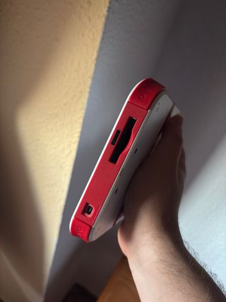 Nintendo 2DS rosso e bianco