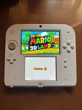 Nintendo 2DS rosso e bianco