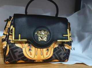 Borsa Fendi x Versace nera e dorata