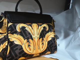 Borsa Fendi x Versace nera e dorata
