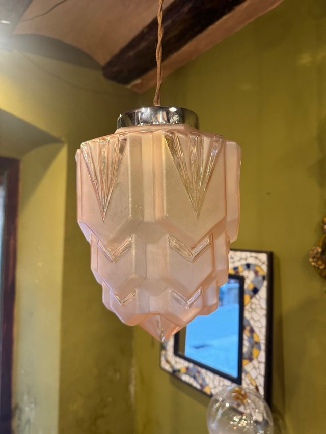 Lámpara antigua francesa Art Decó. 
Tono Rosa 