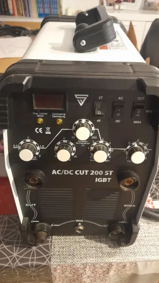Soldadora AC/DC CUT 200 ST IGBT