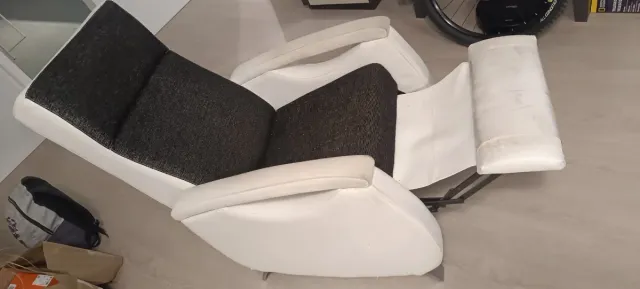 Sillón relax blanco y negro. Reclinable ancho 70