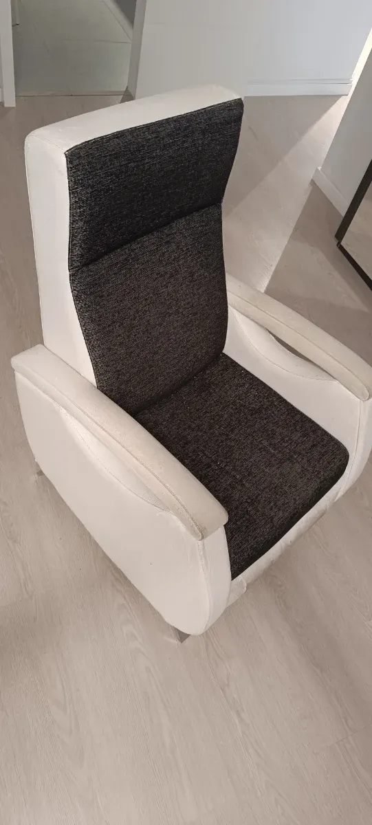 Sillón relax blanco y negro. Reclinable ancho 70