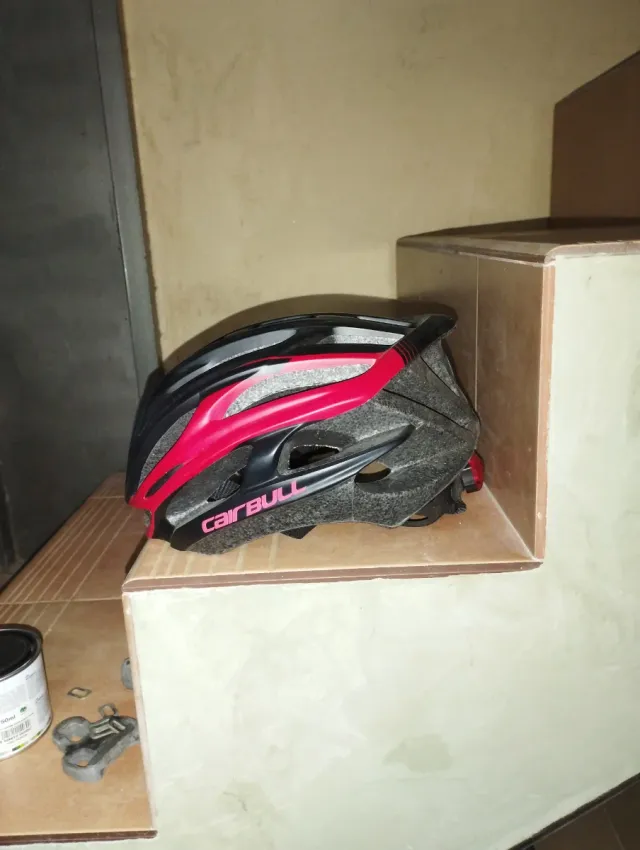 Casco Bicicleta Negro y Rojo