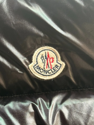 Chaleco de lujo Negro con Capucha