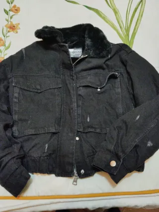 Chaqueta vaquera negra forrada Talla S