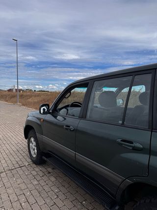 Toyota Land Cruiser 100 1999