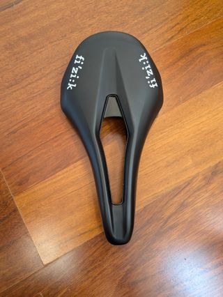 NUEVO Sillín FIZIK ARGO VENTO R5 negro 140MM