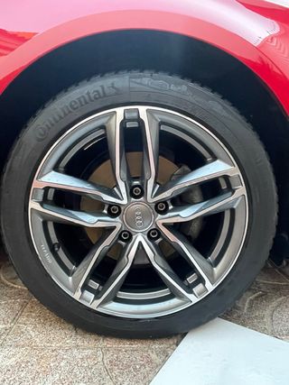 Llantas 17” con neumáticos 