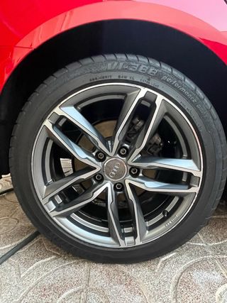Llantas 17” con neumáticos 
