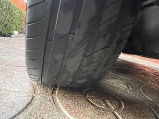 Llantas 17” con neumáticos 