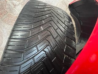 Llantas 17” con neumáticos 