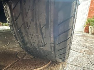 Llantas 17” con neumáticos 