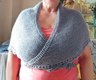 Chal a crochet azul ( lana de alpaca) es calentita