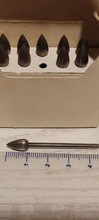 Fresas metálicas para prótesis dentales