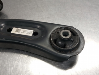 BRAZO SUSPENSION INFERIOR DELANTERO DERECHO KIA C