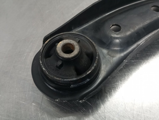 BRAZO SUSPENSION INFERIOR DELANTERO DERECHO KIA C