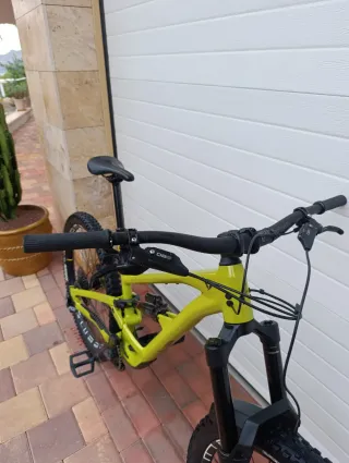 YT Capra  2024 
Algo negociable