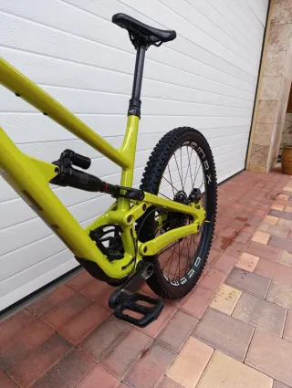 YT Capra  2024 
Algo negociable