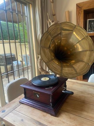Gramola antigua His Master's Voice