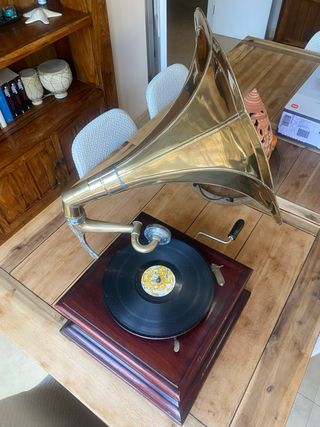 Gramola antigua His Master's Voice