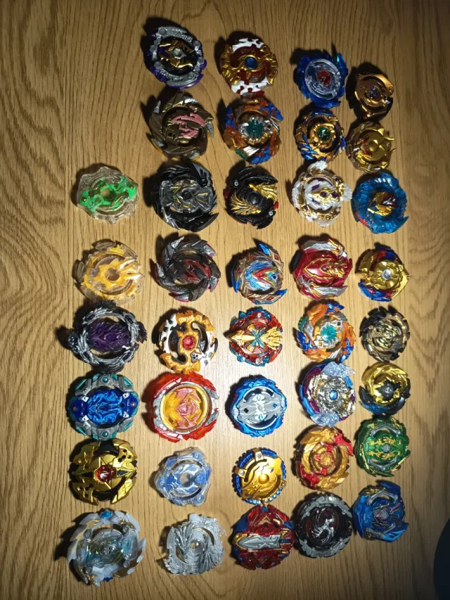 Scatola misteriosa Beyblade.